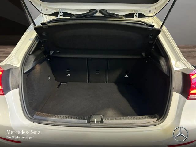 Mercedes-Benz A 180 A 180 d Style