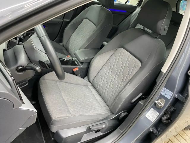 Volkswagen Golf 1.5 eTSI DSG Variant