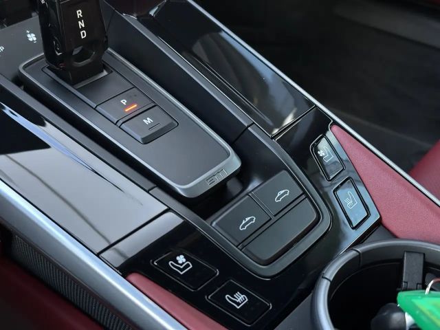 Porsche 992 4 Cabrio GTS Targa