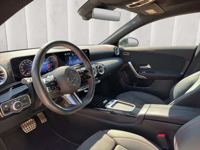 Mercedes-Benz CLA 200 AMG Line