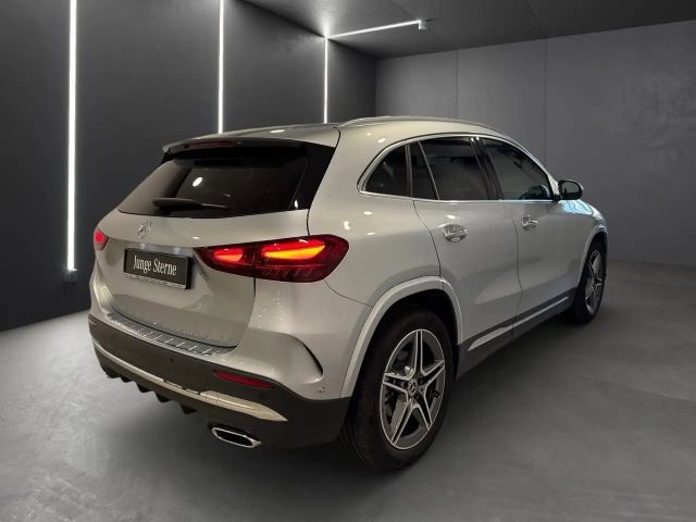 Mercedes-Benz GLA 200 AMG Line