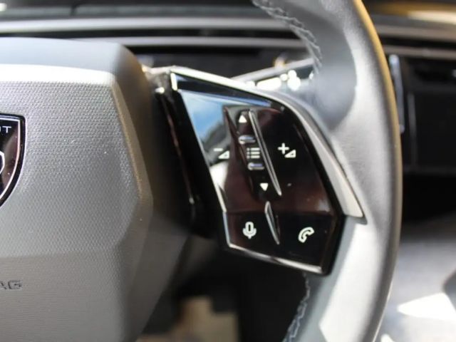 Peugeot E-5008 Allure Pack