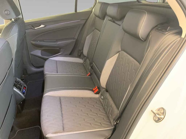 Volkswagen Golf 1.5 eTSI DSG