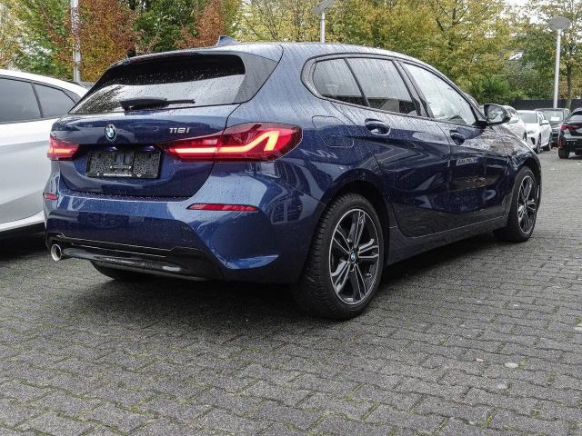 BMW 118 118i Sedan Sport Line