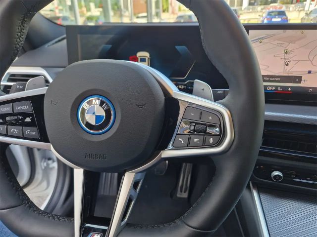 BMW 330 330e xDrive