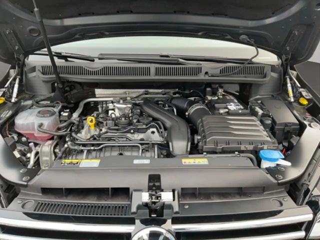 Volkswagen Touran 1.5 TSI DSG R-Line