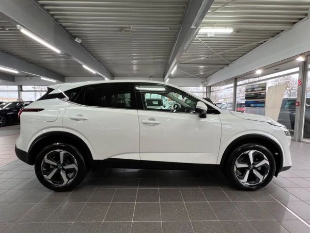Nissan Qashqai 1.3 Connecta LED+KEYLESS+360°+ACC+VC uvm