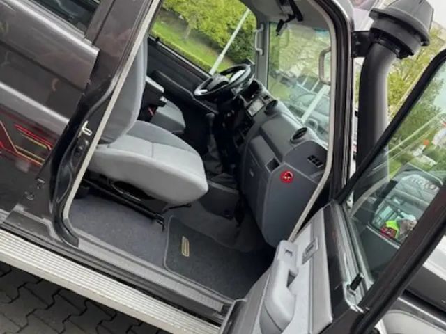 Toyota Land Cruiser GRJ76-VX LIM