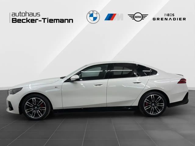 BMW 520 520d M-Sport Sedan