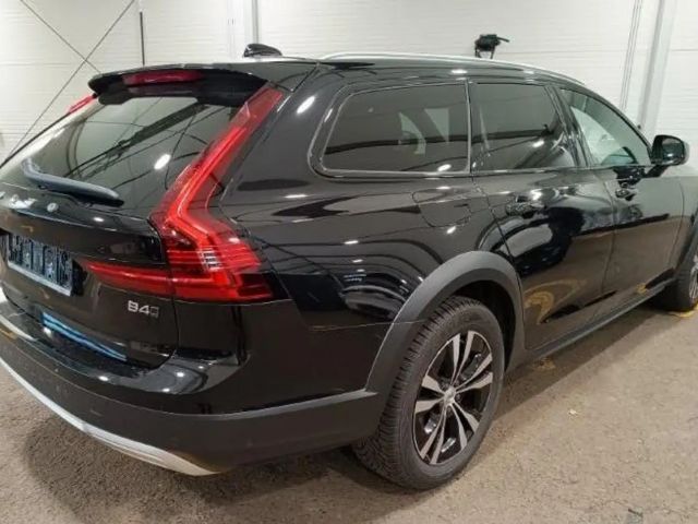 Volvo V90 Cross Country AWD Plus