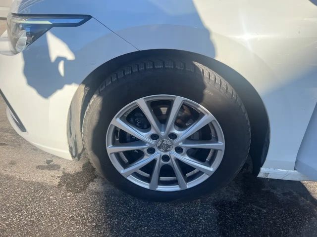 Volkswagen Golf Life Variant