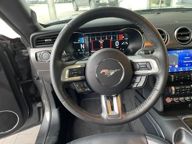 Ford Mustang Fastback GT 5.0 V8