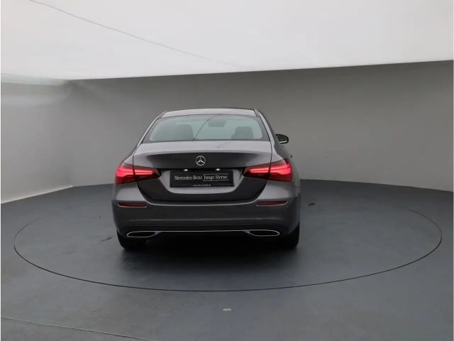 Mercedes-Benz A 200 A 200 d