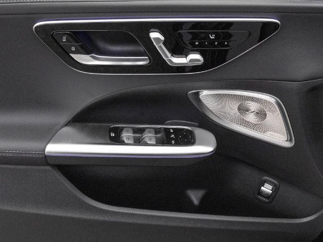 Mercedes-Benz C 200 AMG Line Sedan