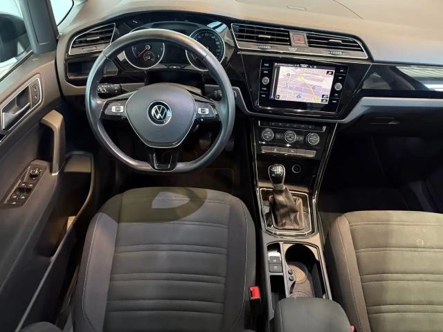 Volkswagen Touran 1.5 TSI Highline