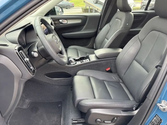 Volvo XC40 Dark Plus