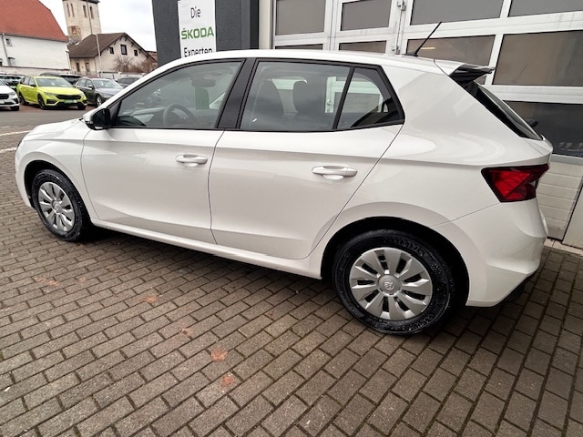 Skoda Fabia Fabia Essence CARPLAY;SHZ;PDC;PDC