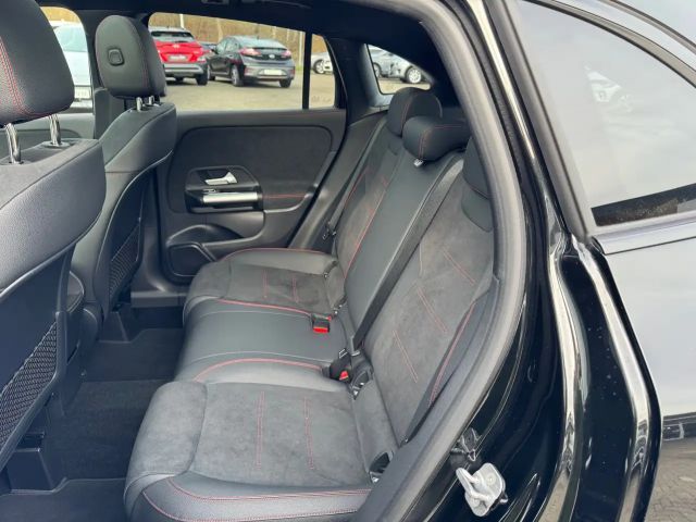 Mercedes-Benz GLA 200 AMG Line