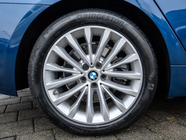 BMW 530 530e Luxury Line Sedan