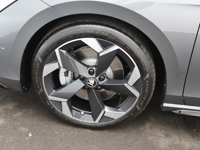 Skoda Superb 2.0 TDI Combi Sportline