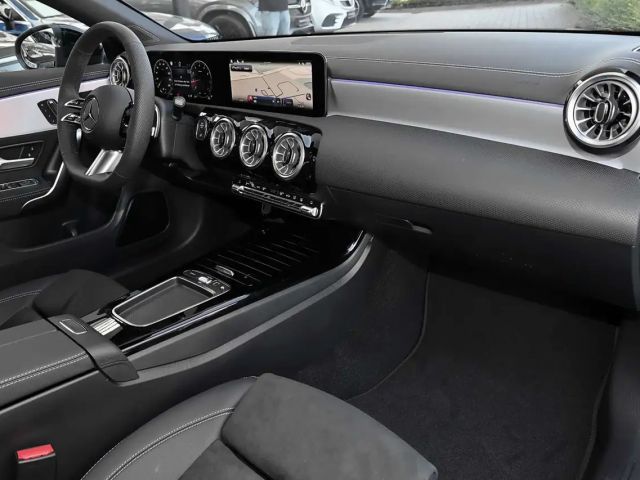 Mercedes-Benz CLA 200 AMG Line Coupé