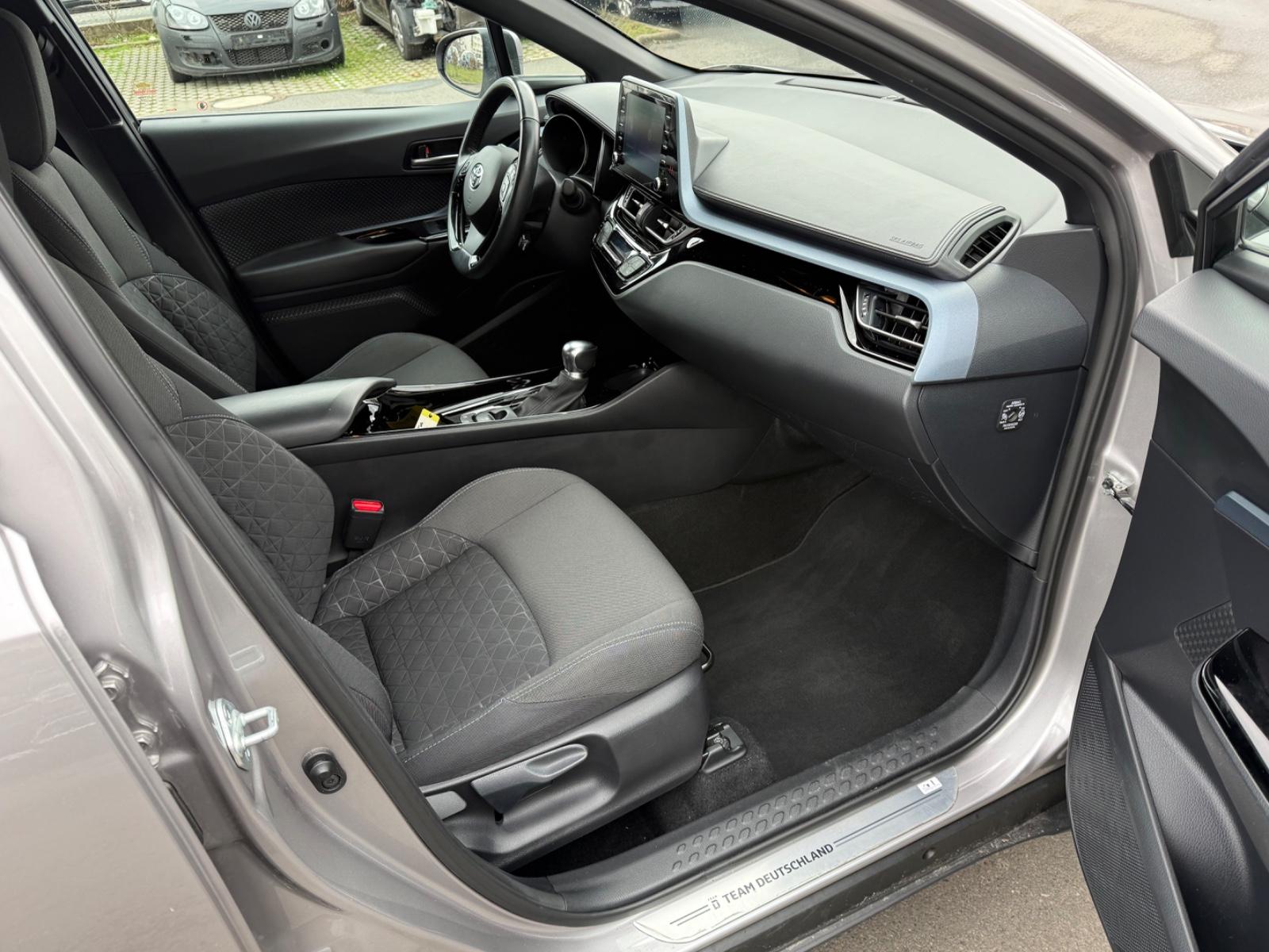 Toyota C-HR Hybride Team D