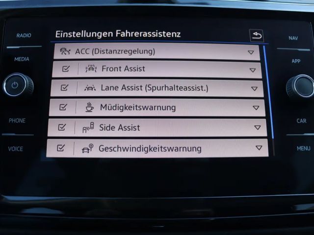 Volkswagen Touran 2.0 TDI R-Line