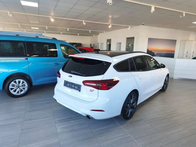 Ford Focus ST Line Wagon