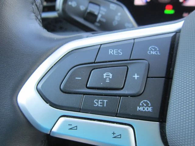 Volkswagen Passat 1.5 eTSI Business Variant