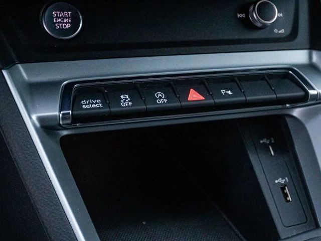 Audi Q3 advanced Navi LED GRA CarPlay EPH DAB