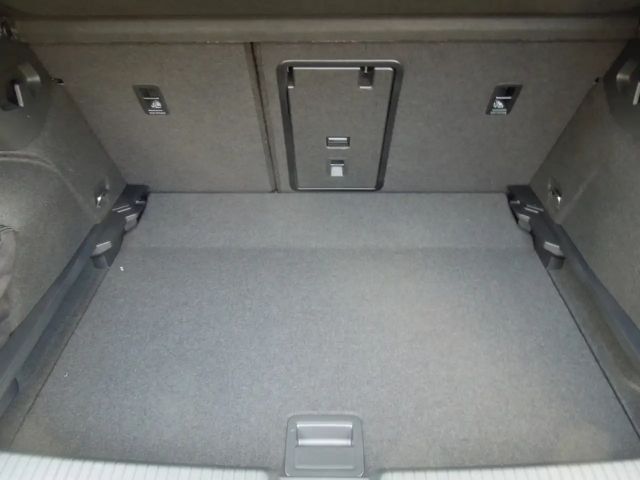 Volkswagen Golf 1.5 eTSI DSG Life