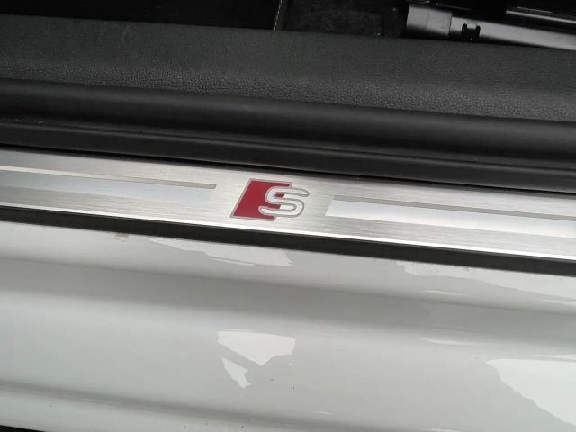 Audi A3 45 TFSI Hybride S-Line Sedan