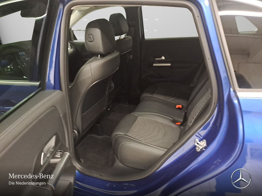 Mercedes-Benz B 220 4MATIC Sedan