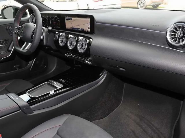 Mercedes-Benz A 200 AMG Line