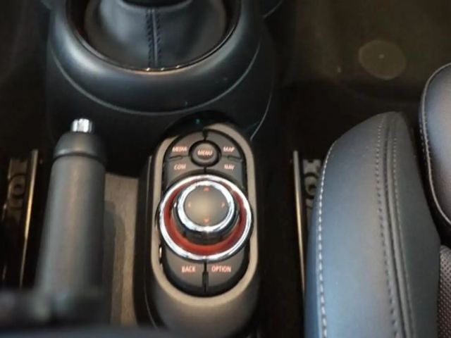 MINI Cooper COOPER 1,5 CAMDEN LEDER NAVI LED SHZ TEMPOMAT 17"