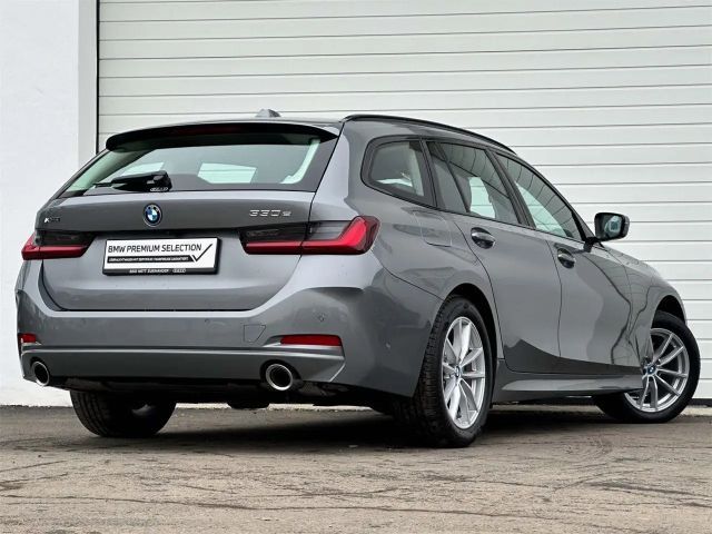 BMW 330 330e xDrive