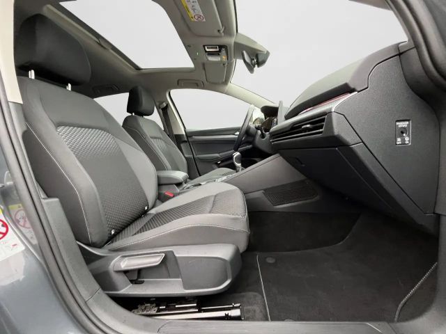 Volkswagen Golf 1.5 TSI Golf VIII