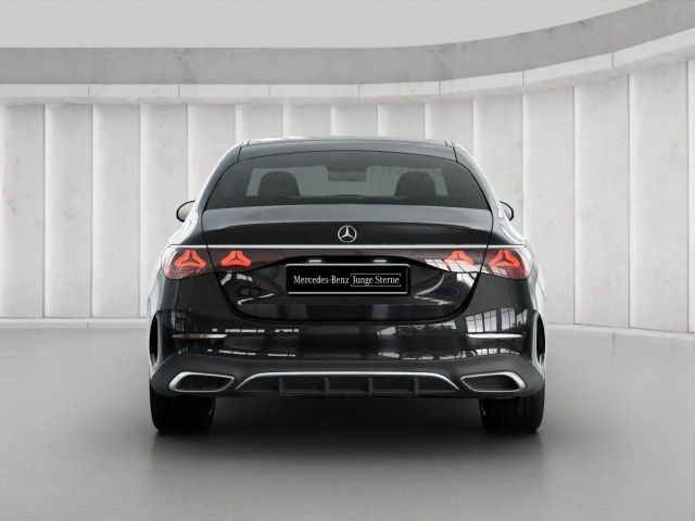 Mercedes-Benz E 200 AMG Line Sedan