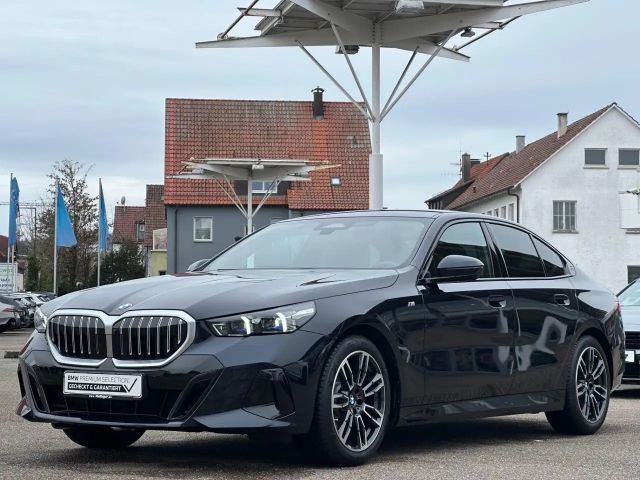 BMW 520 520d M-Sport Sedan