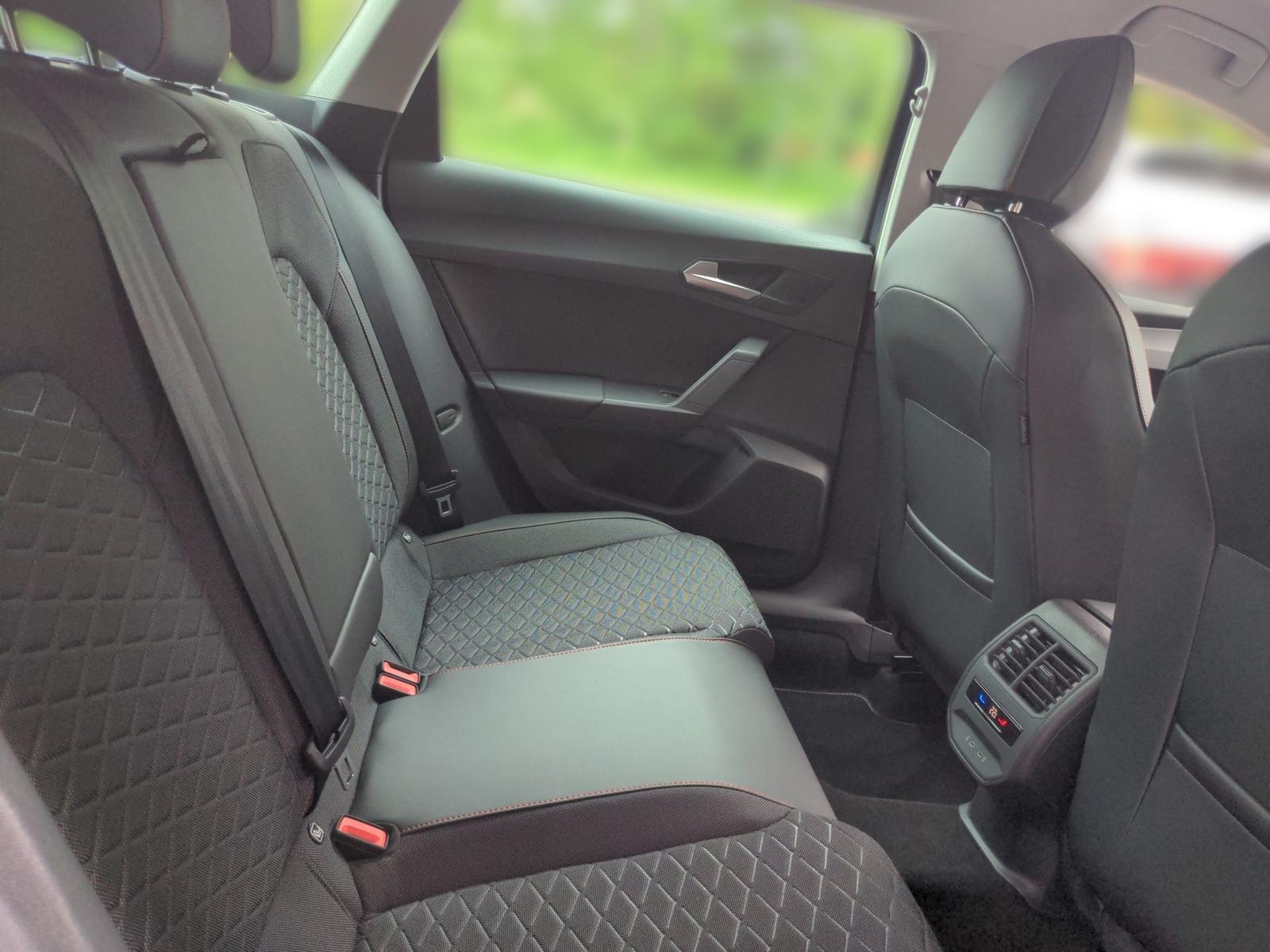 Seat Leon 1.5 eTSI DSG FR-lijn Sportstourer