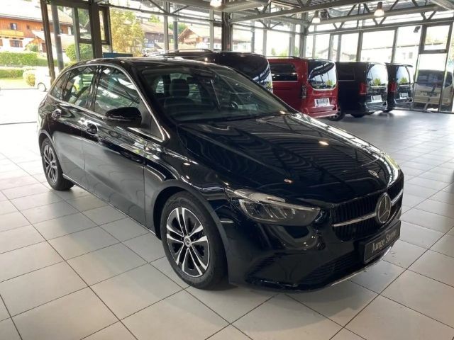 Mercedes-Benz B 200 Progressive Sedan