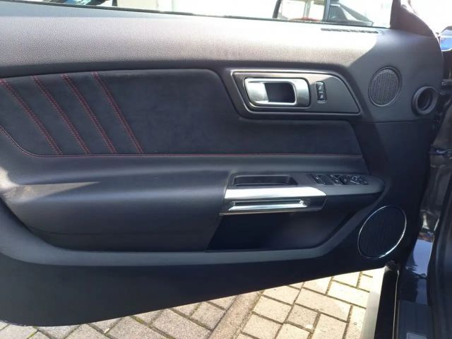 Ford Mustang Convertible GT 5.0 V8