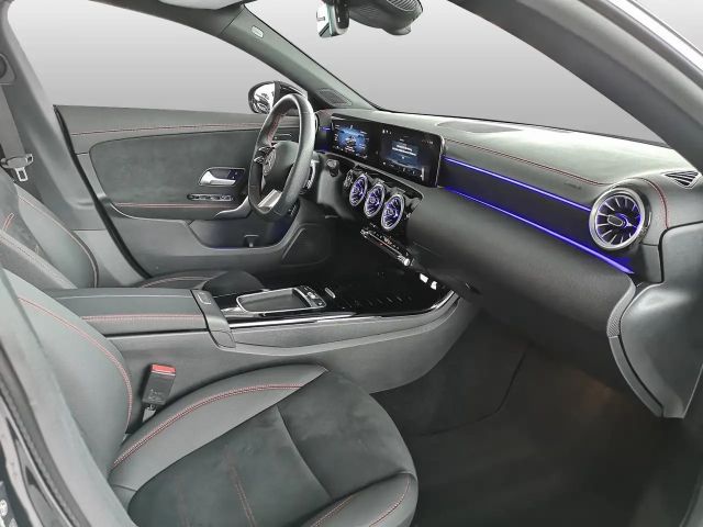 Mercedes-Benz CLA 180 AMG Line Coupé