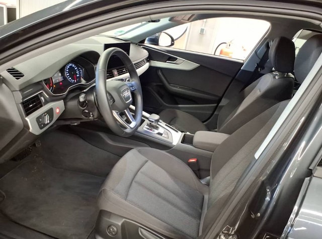 Audi A4 35 TDI S-Tronic Sedan