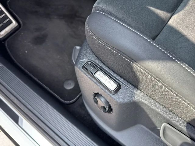 Volkswagen T-Roc 1.5 TSI DSG R-Line