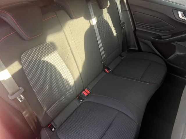 Ford Focus EcoBoost ST Line