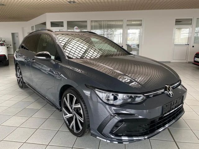 Volkswagen Golf 1.5 eTSI R-Line Style