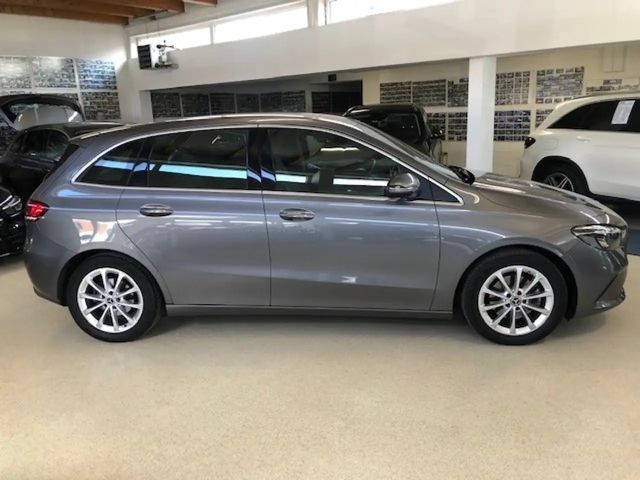 Mercedes-Benz B 200 Progressive Sedan