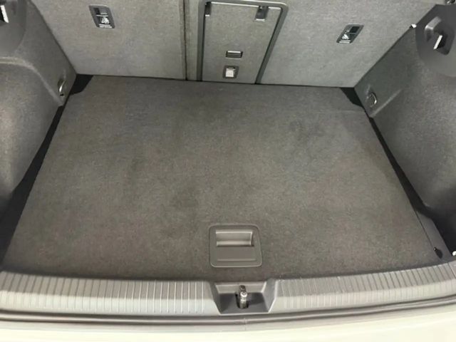 Volkswagen Golf 1.5 TSI Golf VIII Style