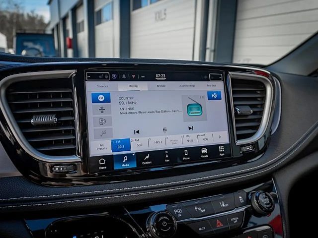 Chrysler Pacifica Touring eHybrid